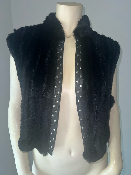 Mitche’s Jackets & Blazers - Mitches Black Fur Studded Festival Cozy Sleeveless Vest. Size Medium.